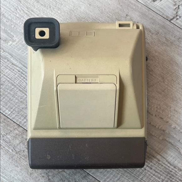 Kodak Partytime Instant Camera - Tan and Black - Picture 10 of 13